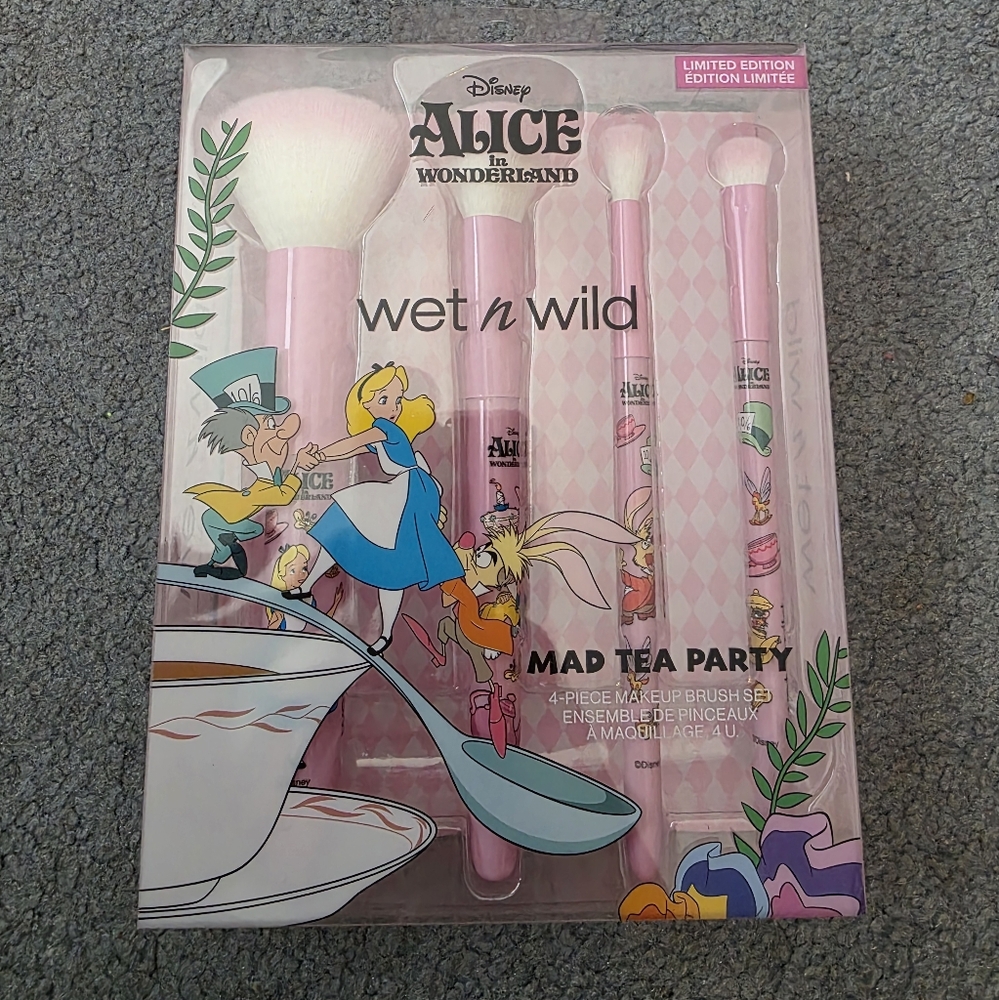 Limited Edition Alice In Wonderland Makeup Brushes
